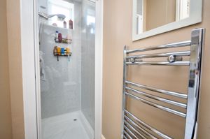 Shower room- click for photo gallery